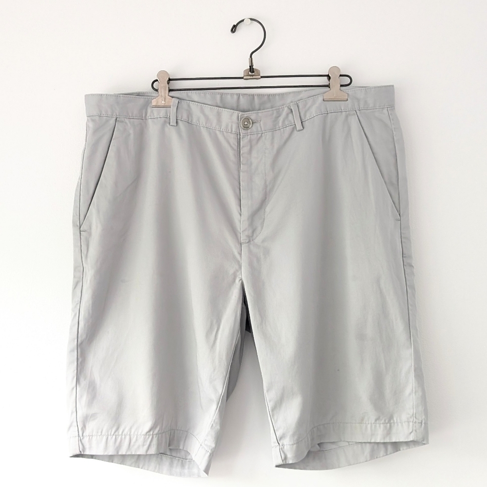 Calvin Klein Men's Light Beige Flat Front Shorts ~ Size 36